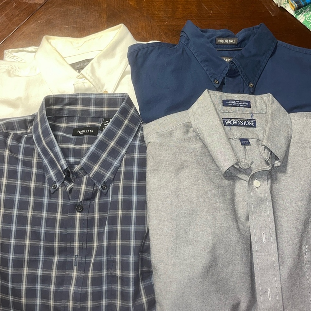 GUC set of 4 Mens Button Down Shirts with front pockets